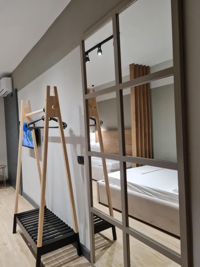 Tam Serviced Studio Apartment Myslym Shyri No1 Tirana Exterior photo