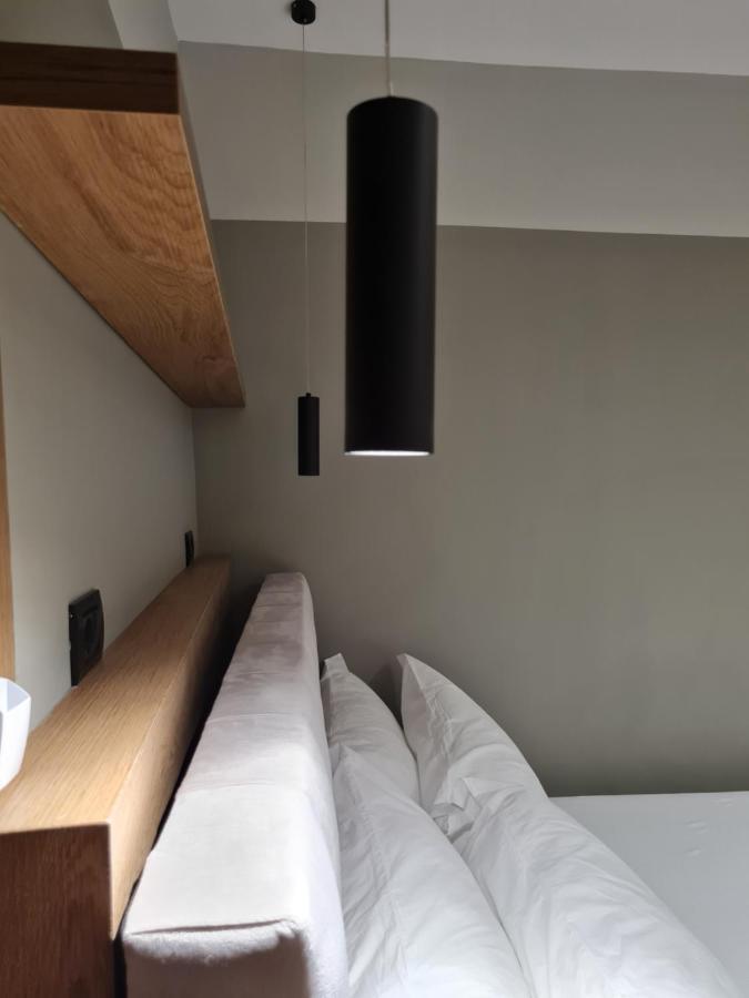 Tam Serviced Studio Apartment Myslym Shyri No1 Tirana Exterior photo